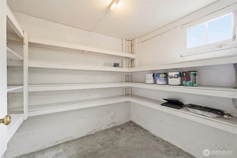 Property photo for 1209 S Sunset Drive, Tacoma photo 30