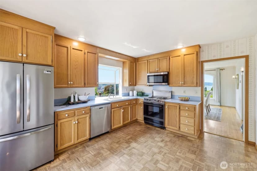 Property photo for 1209 S Sunset Drive, Tacoma photo 16