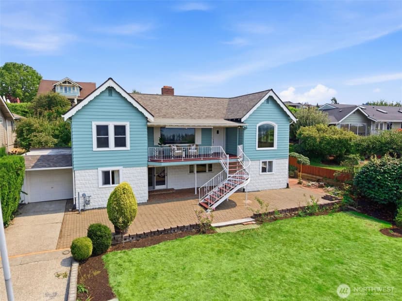 Property photo for 1209 S Sunset Drive, Tacoma photo 2