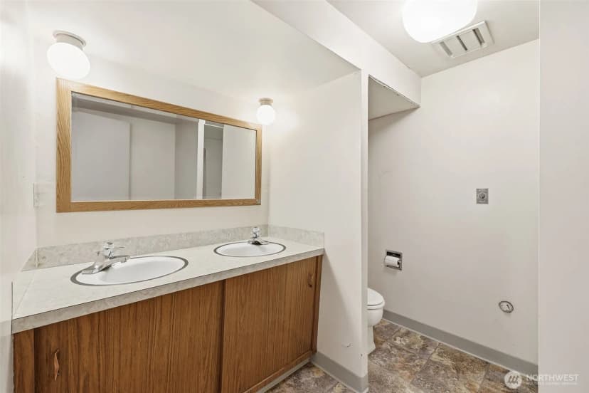 Property photo for 1209 S Sunset Drive, Tacoma photo 27