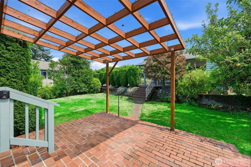 Property photo for 1209 S Sunset Drive, Tacoma photo 33