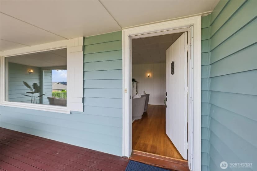 Property photo for 1209 S Sunset Drive, Tacoma photo 7