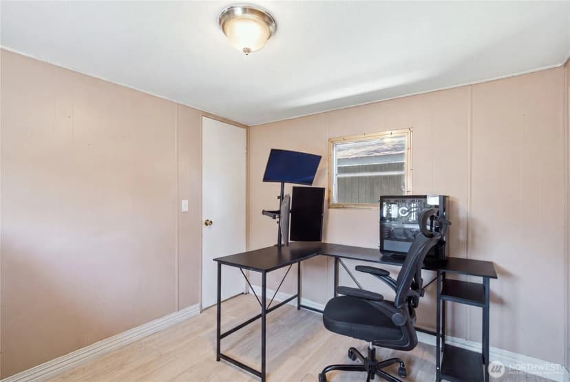 Property photo for 1660 S 333rd Street, Federal Way photo 12