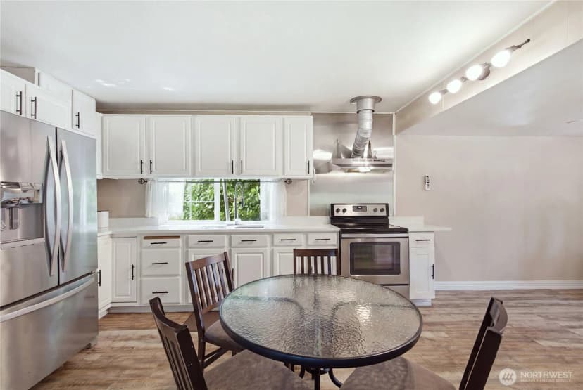 Property photo for 1660 S 333rd Street, Federal Way photo 8