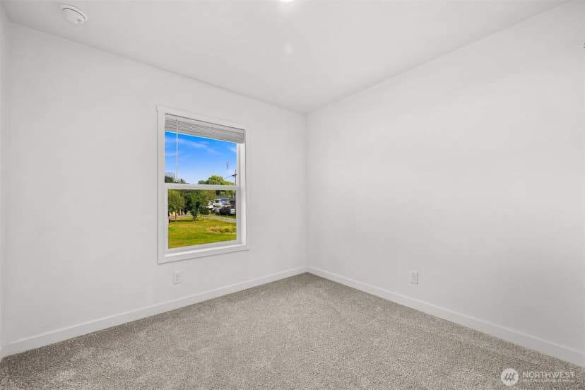 Property photo for 211 Harrison Street, Sumas photo 24