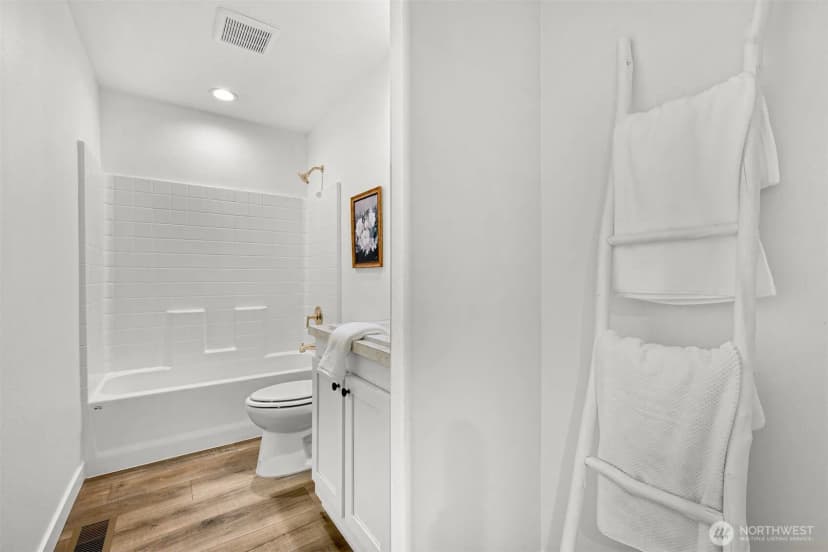 Property photo for 211 Harrison Street, Sumas photo 22