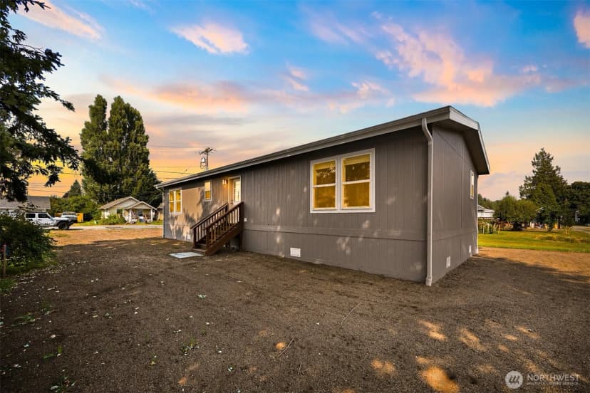 Property photo for 211 Harrison Street, Sumas photo 29
