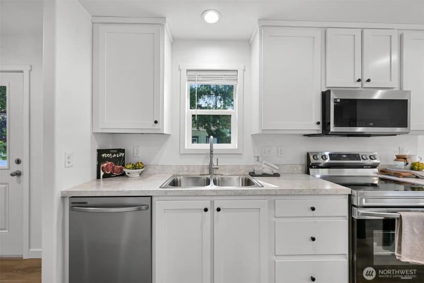 Property photo for 211 Harrison Street, Sumas photo 10