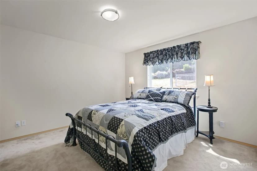 Property photo for 7977 E Clam Bay Court, Port Orchard photo 15
