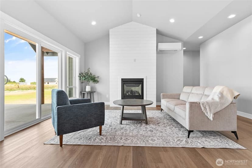 Property photo for 320 W 3rd Street, Everson photo 12