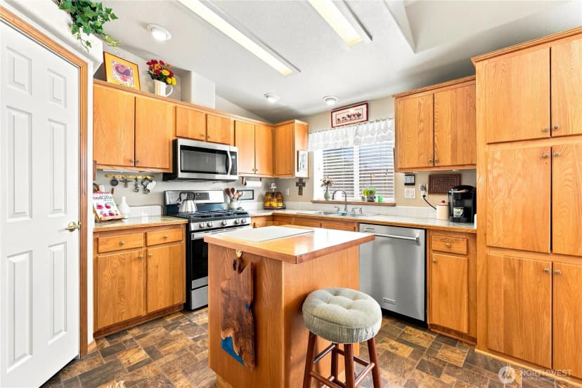 Property photo for 1100 S Rosewood Drive #104, Ellensburg photo 8