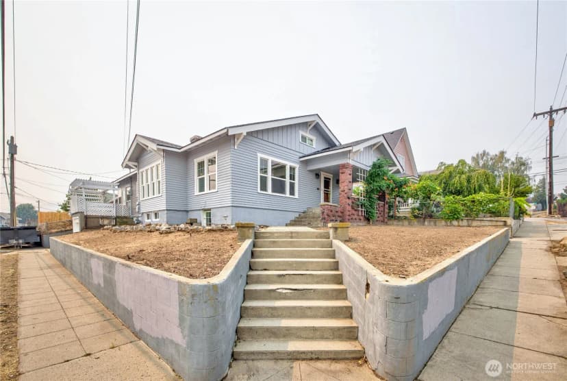 Property photo for 423 Kittitas Street, Wenatchee photo 3