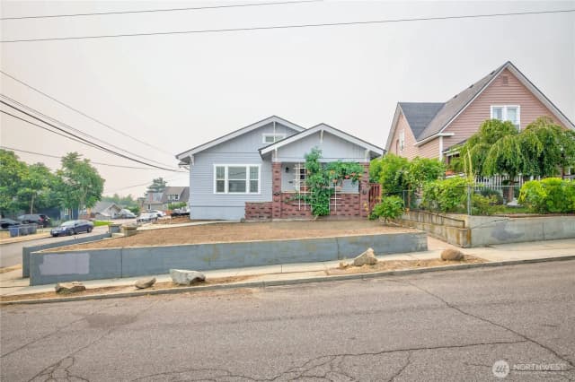 Property photo for 423 Kittitas Street, Wenatchee photo 2