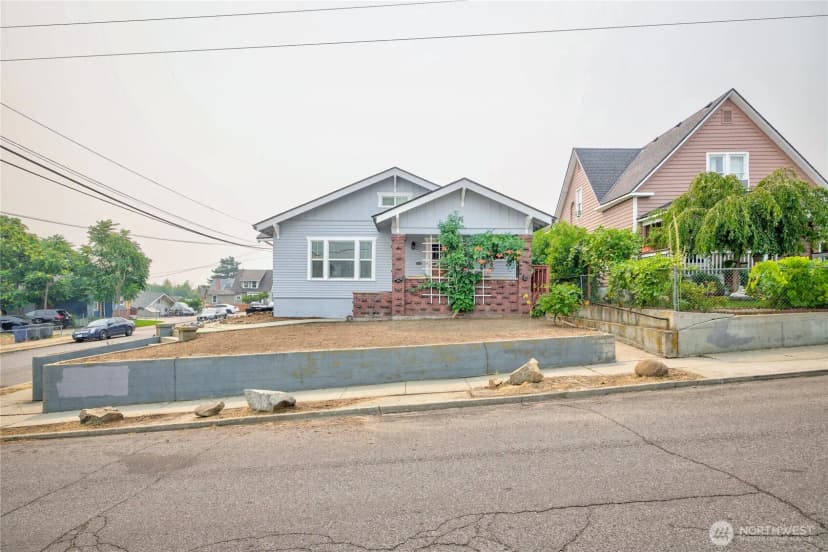 Property photo for 423 Kittitas Street, Wenatchee photo 2