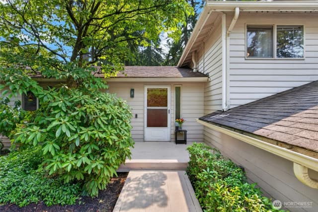 Property photo for 402 170th Place Sw, Bothell photo 3