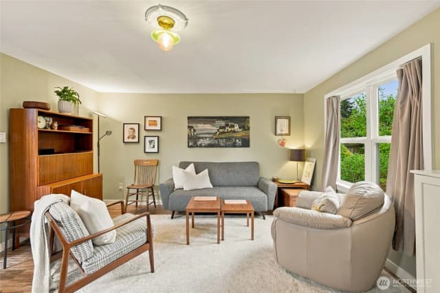 Property photo for 3023 Ne 133rd Street, Seattle