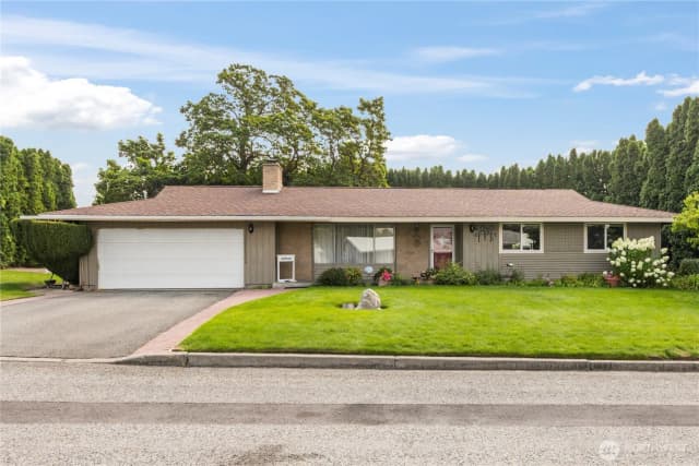 Property photo for 903 Selkirk Place, Brewster