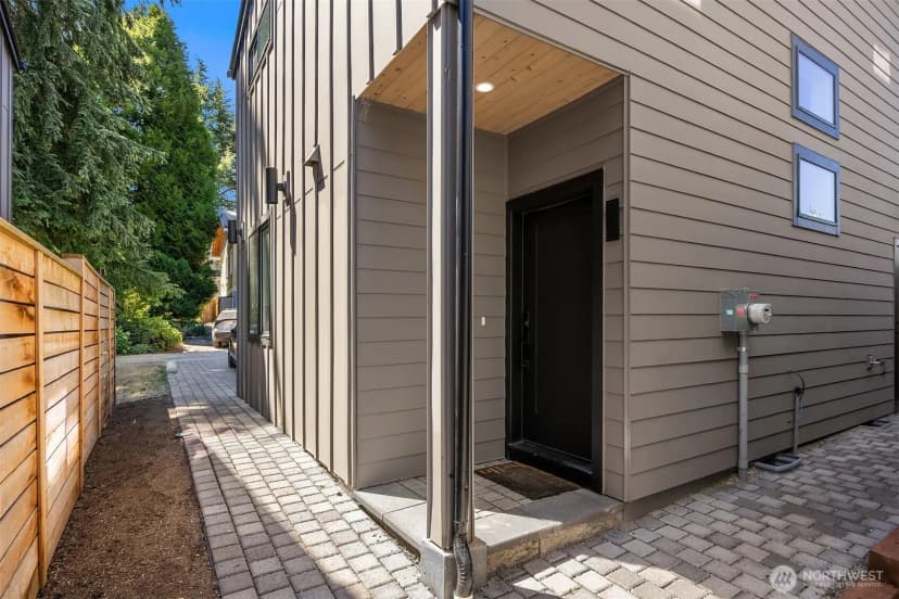 Property photo for 1257 Ne 100th Street, Seattle