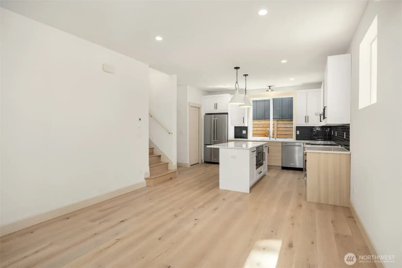 Property photo for 1257 Ne 100th Street, Seattle photo 6