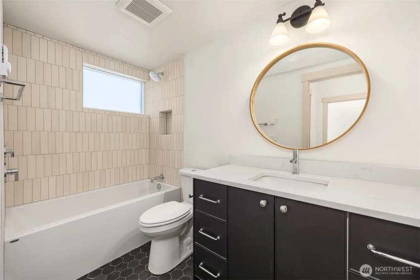 Property photo for 1257 Ne 100th Street, Seattle photo 8