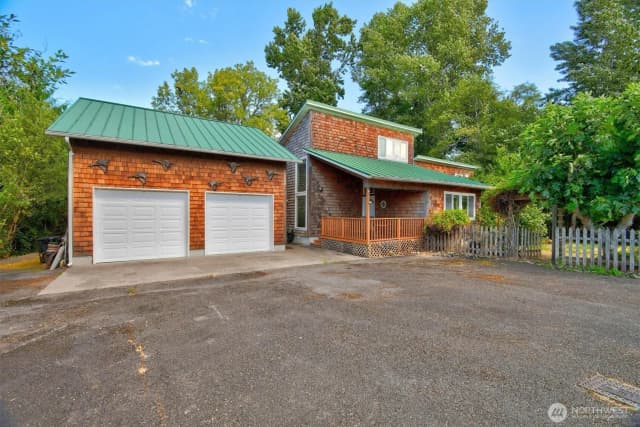 Property photo for 347 E Birnie Slough Road, Cathlamet