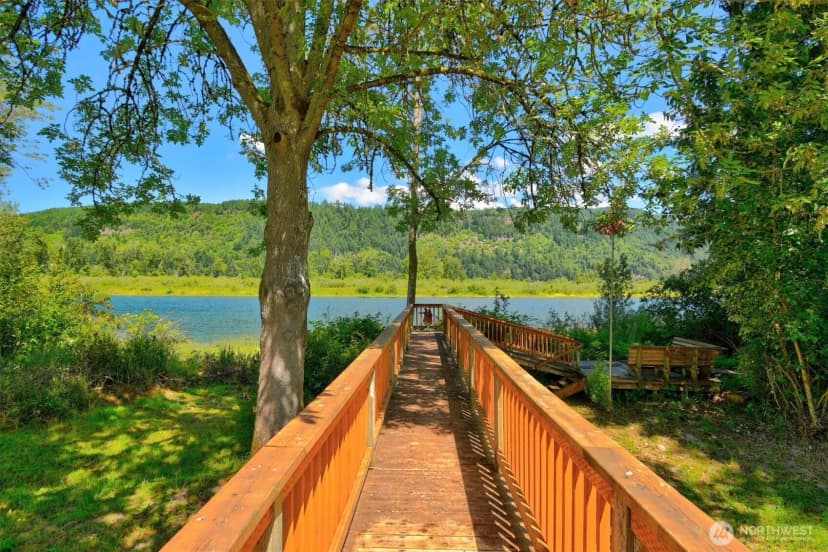 Property photo for 347 E Birnie Slough Road, Cathlamet photo 3