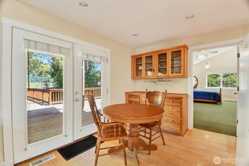 Property photo for 347 E Birnie Slough Road, Cathlamet photo 9