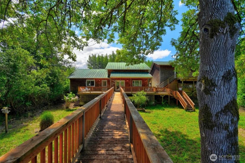 Property photo for 347 E Birnie Slough Road, Cathlamet photo 2