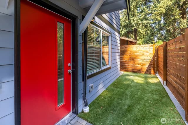 Property photo for 13732 Stone Avenue N, Seattle photo 2