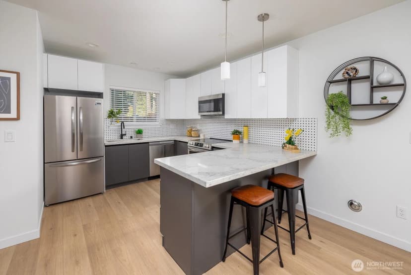 Property photo for 13730 Stone Avenue N, Seattle photo 8