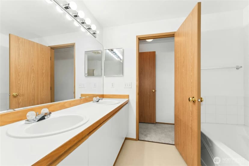 Property photo for 23326 55th Avenue S #11-1, Kent photo 18