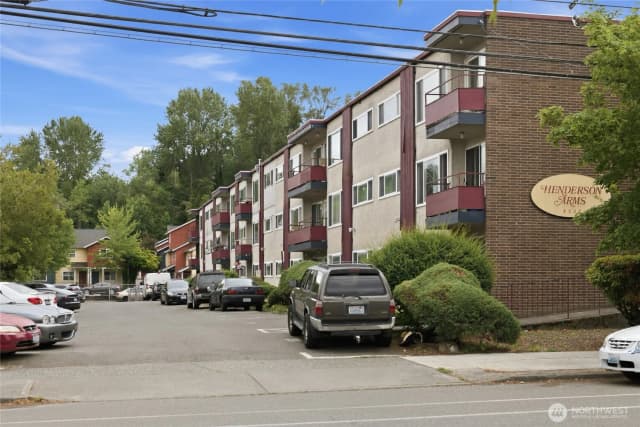 Property photo for 4803 S Henderson Street, Seattle photo 2