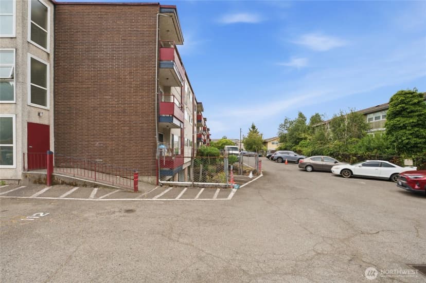Property photo for 4803 S Henderson Street, Seattle photo 5
