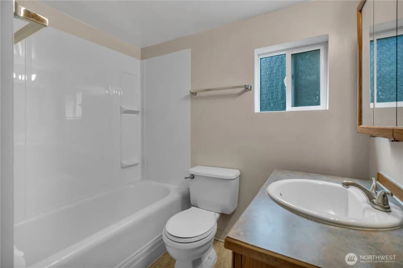 Property photo for 4613 S 125th Street Se, Tukwila photo 15