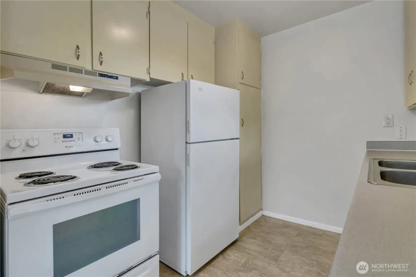 Property photo for 4613 S 125th Street Se, Tukwila photo 30
