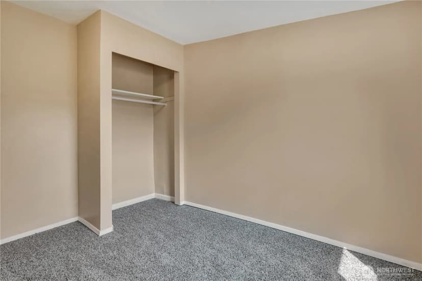 Property photo for 4613 S 125th Street Se, Tukwila photo 17