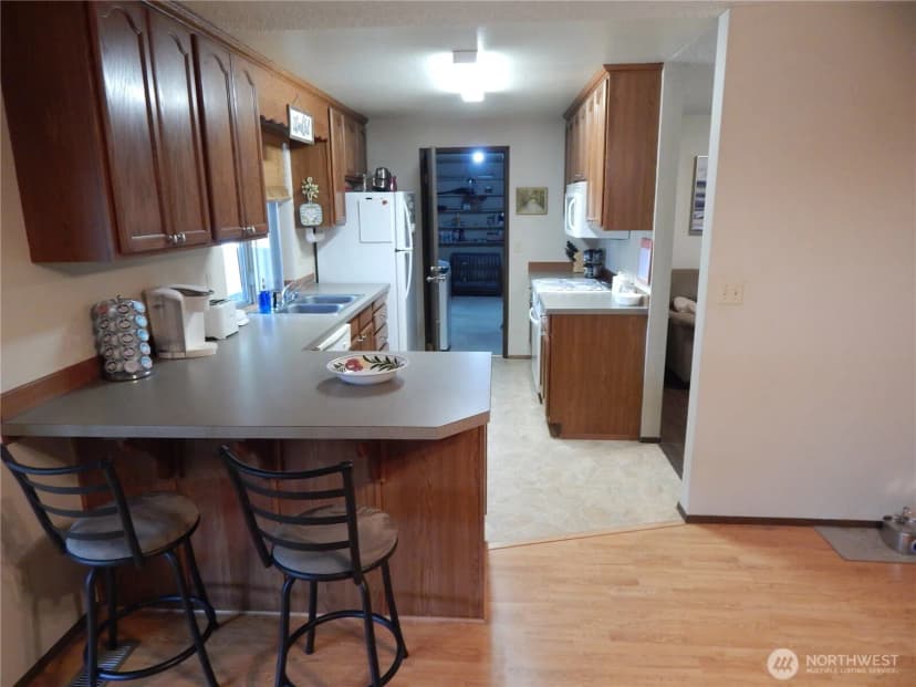 Property photo for 522 Penguin Court Se, Lacey photo 10
