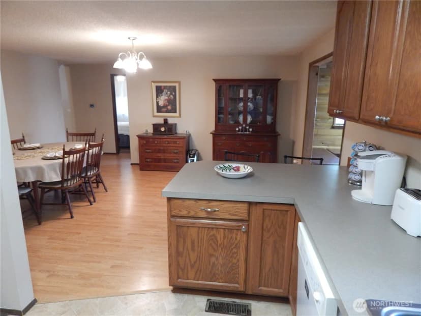 Property photo for 522 Penguin Court Se, Lacey photo 11