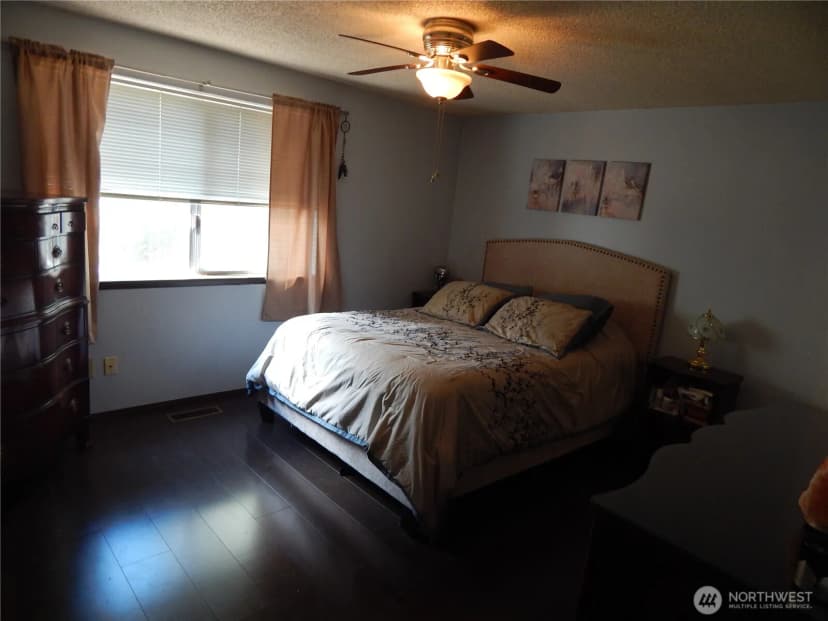 Property photo for 522 Penguin Court Se, Lacey photo 13