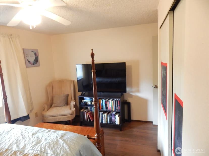 Property photo for 522 Penguin Court Se, Lacey photo 21