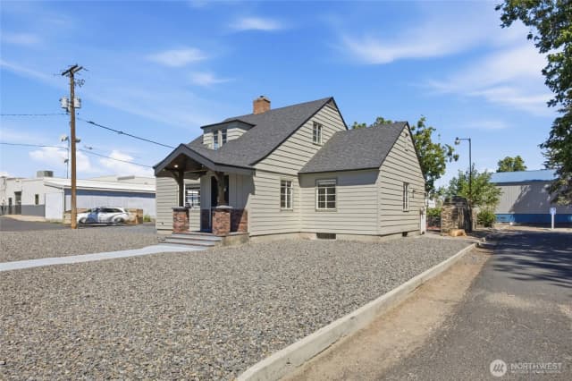Property photo for 123 2nd Avenue Sw, Ephrata photo 2