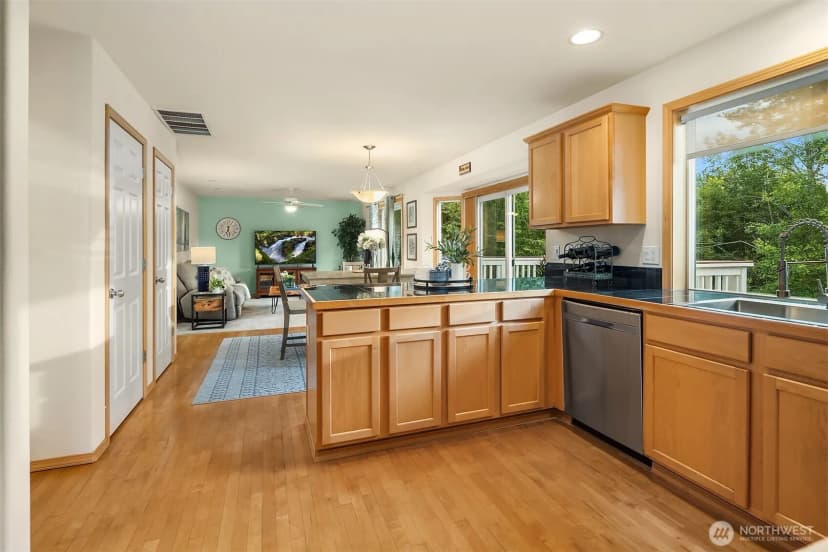 Property photo for 24 79th Drive Se, Lake Stevens photo 6