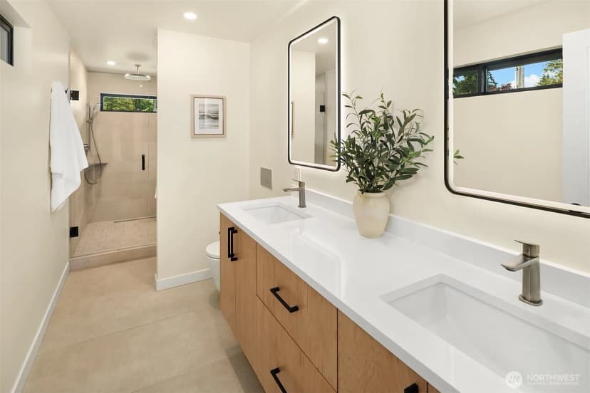 Property photo for 5 151st Place Se, Bellevue photo 14