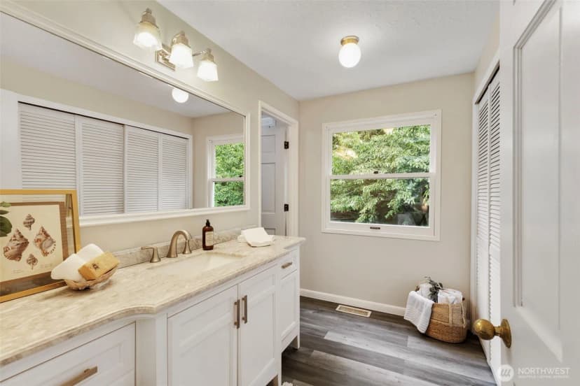 Property photo for 98346 Jefferson Point Road Ne, Kingston photo 29