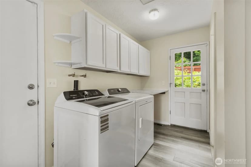 Property photo for 98346 Jefferson Point Road Ne, Kingston photo 18