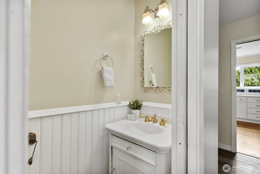 Property photo for 98346 Jefferson Point Road Ne, Kingston photo 19