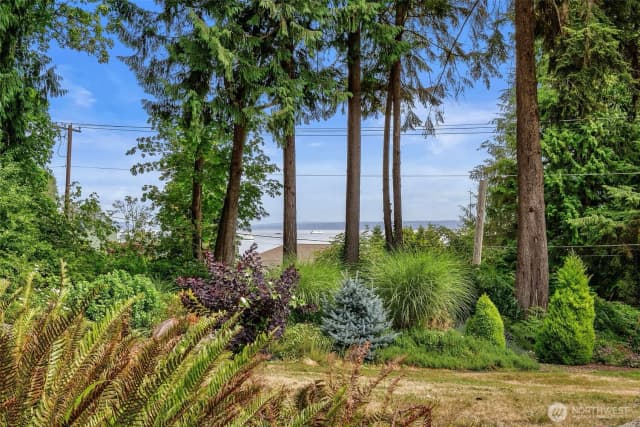 Property photo for 98346 Jefferson Point Road Ne, Kingston