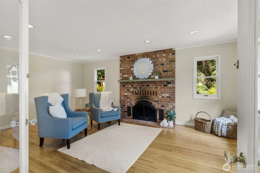 Property photo for 98346 Jefferson Point Road Ne, Kingston photo 6