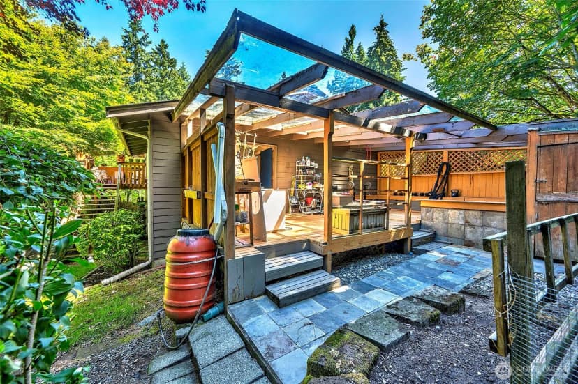Property photo for 21220 Shell Valley Road, Edmonds photo 14