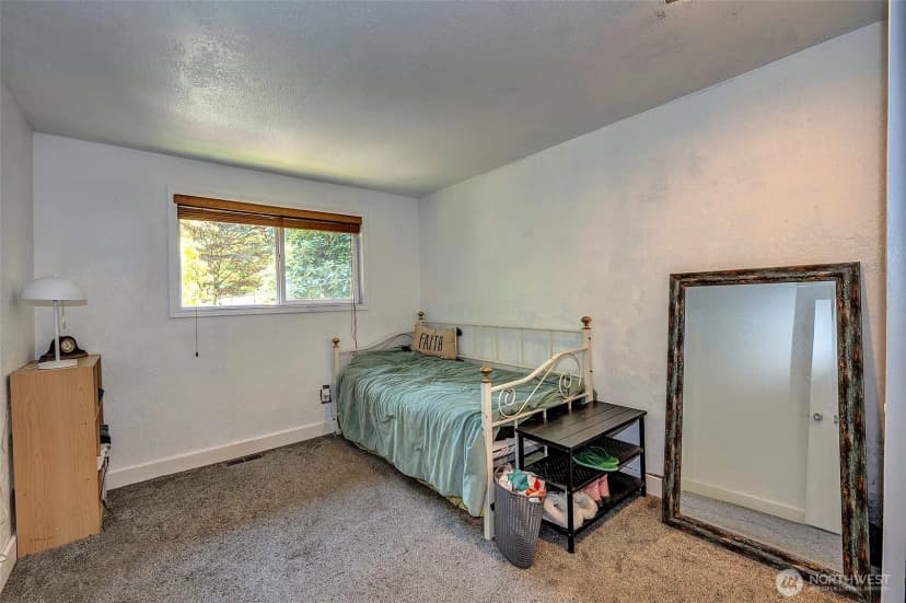 Property photo for 21220 Shell Valley Road, Edmonds photo 12